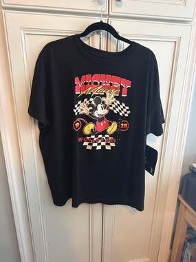 New With Tags Torrid Plus Size 2X Mickey Mouse Relaxed Cotton Crew Graphic Tee